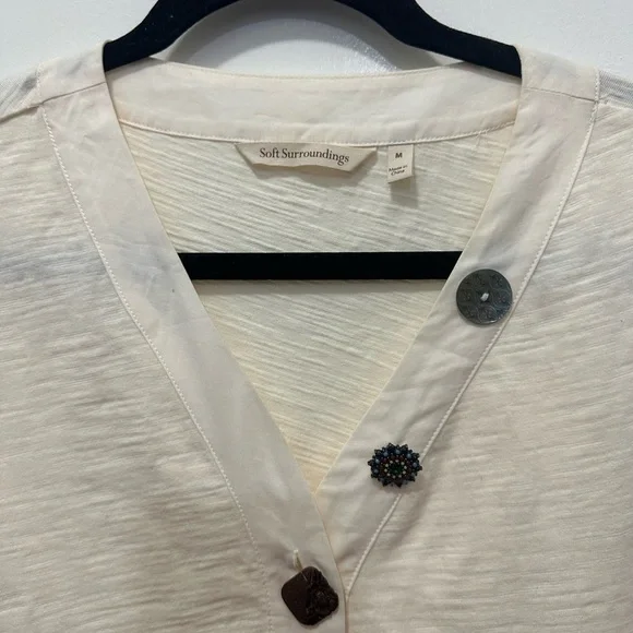 Soft Surroundings Buttoned Down Top Sz M Cream - Picture 6 of 6